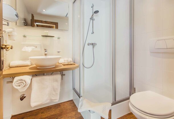 Badezimmer im Hotel Hohe Burg in Trins