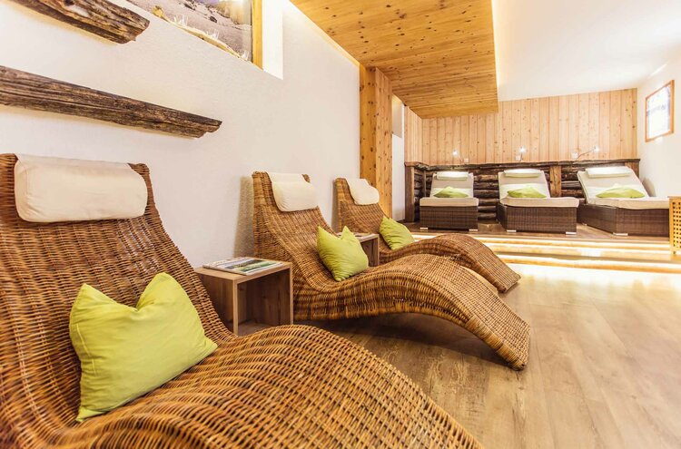 Ruheliegen im Wellnessbereich im Hotel Hohe Burg